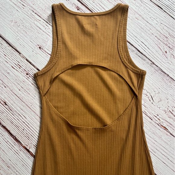 Maya Midi Bodycon Dress - Picture 6 of 10